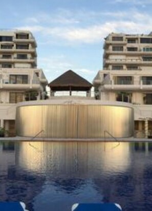 Outdoor pool - GREAT OCEAN VIEW APARTMENT  (cancun)