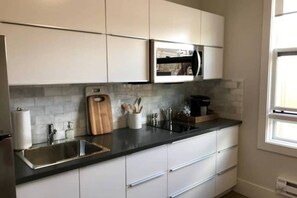 Fridge, microwave, oven, stovetop - 311-Walk to all! 1 Bedroom Gem Downtown San Jose! (San Jose)