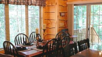 Private kitchen | Fridge, microwave, stovetop, dishwasher