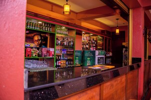 Se sirven almuerzos, cenas y cocina local e internacional 