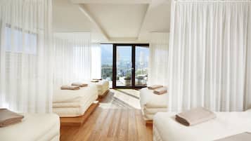 Outdoor treatment area, sauna, hot tub, steam room, Turkish bath/hammam