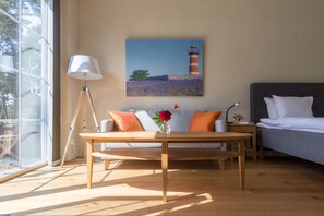 Habitación doble superior | Escritorio y espacio para trabajar con laptop 