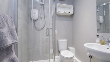 Standard Apartment, 2 Double Beds | Bathroom | Shower, free toiletries, hair dryer, towels