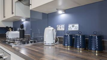 Leilighet – standard, 3 soverom | Eget kjøkken | Kjøleskap, mikrobølgeovn, ovn og kokeplater