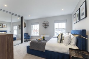 3 habitaciones, decoración personalizada y muebles diferentes