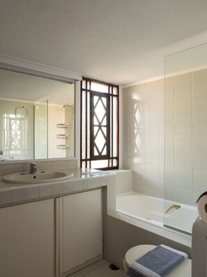 Bathroom - Romantic Corner Maisonettes (Chania)