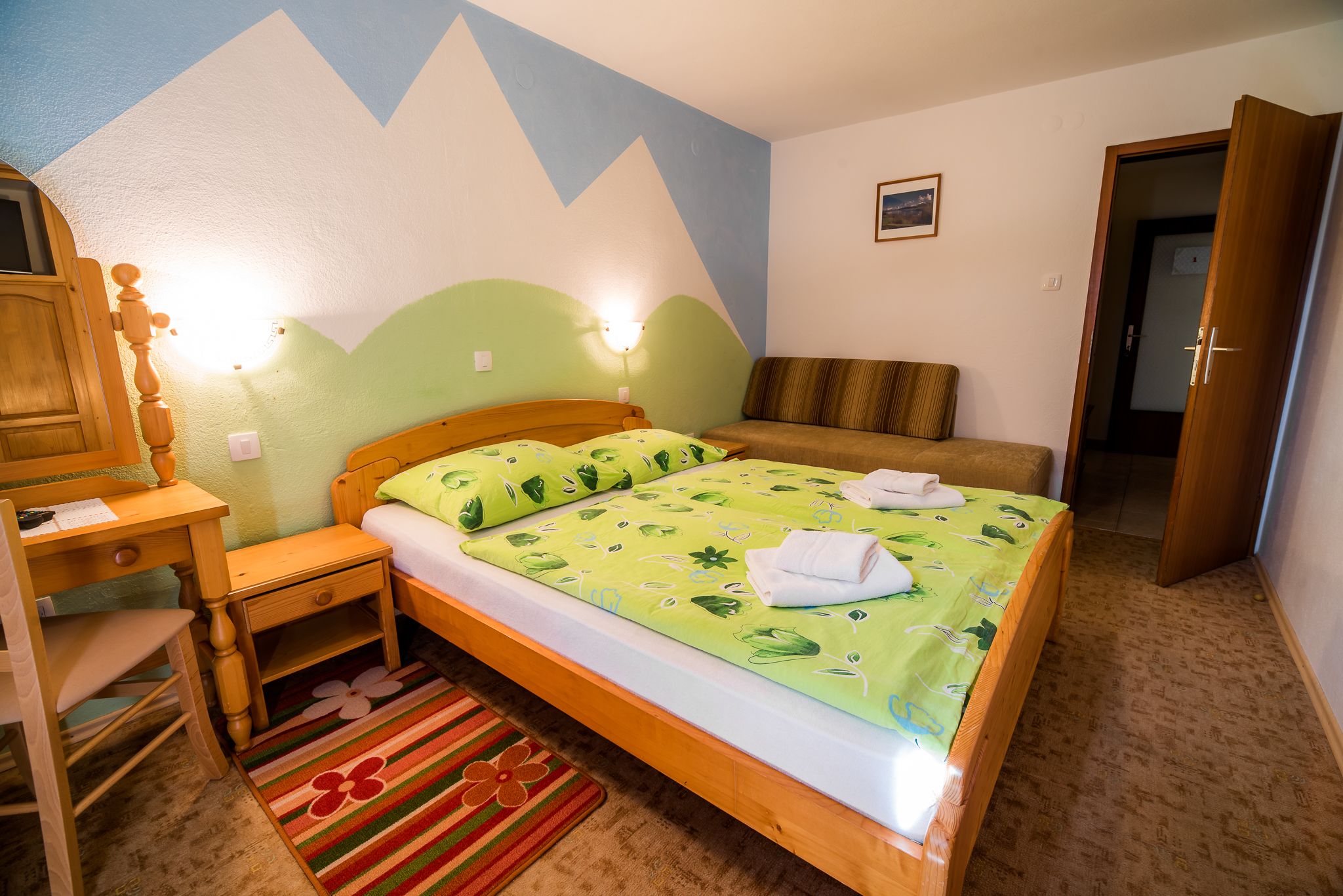 Dobbeltrom, fjellutsikt | Strykejern/-brett og wi-fi (inkludert)