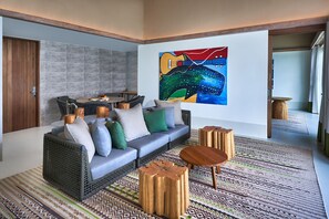Rock Royalty Overwater 2-Bedroom Private Pool Villa | เครื่องนอนระดับพรีเมียม, มินิบาร์, ตู้นิรภัยในห้อ งพัก