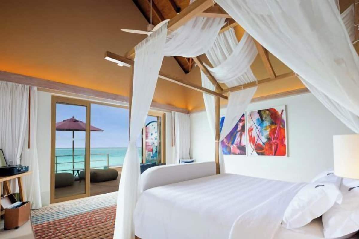 1 bedroom, premium bedding, minibar, in-room safe