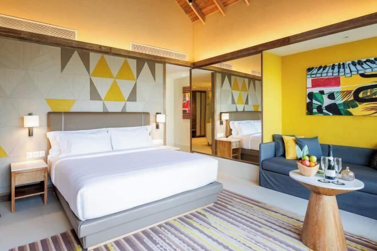 1 bedroom, premium bedding, minibar, in-room safe