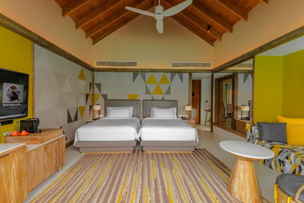 Diamond Overwater Private Pool Villa - Twin Bed | Hochwertige Bettwaren, Minibar, Zimmersafe, individuell dekoriert