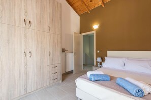 Villa, eigener Pool | 3 Schlafzimmer, Schreibtisch, laptopgeeigneter Arbeitsplatz