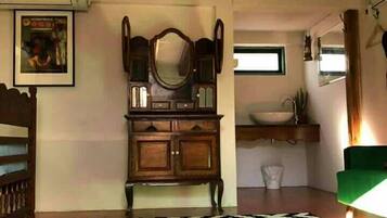 Habitación triple estándar | Servicios de la habitación