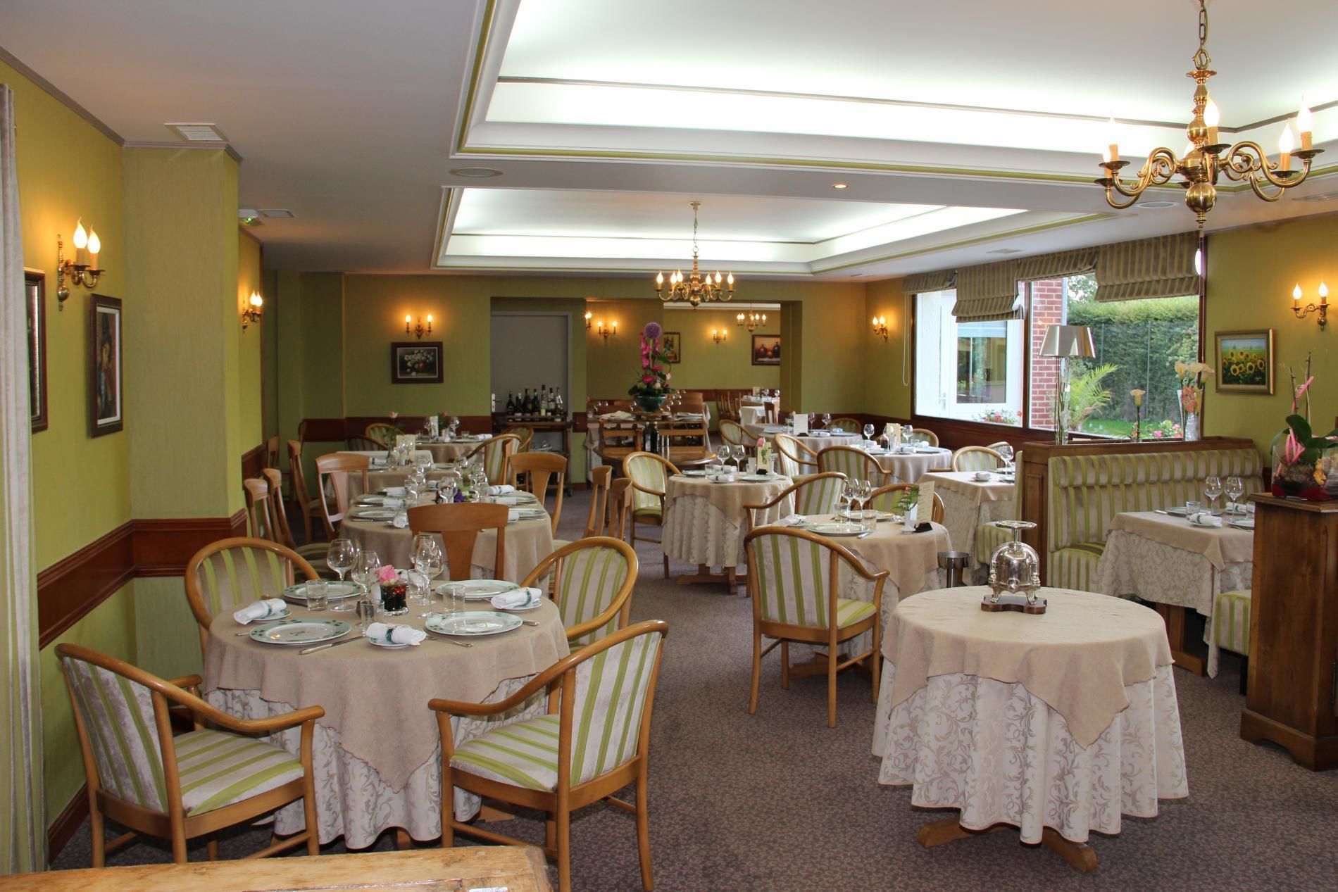 lunch and dinner served, local cuisine