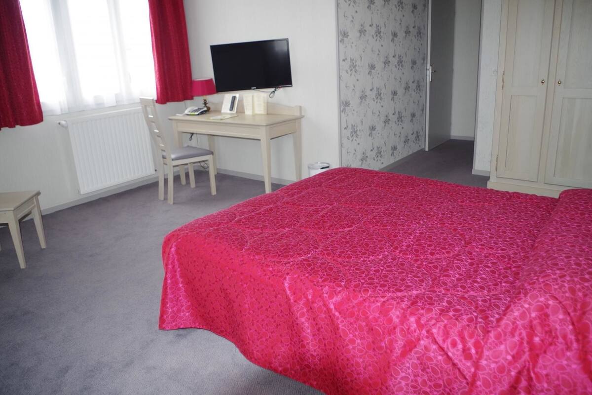 superior double room | individually decorated, individually furnished, desk, blackout curtains