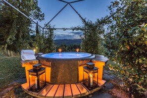 Outdoor spa tub - Verdidea - TORRE MONTERCHI (Monterchi)