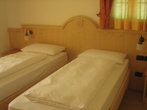 Double or Twin Room, Garden View | Bathroom