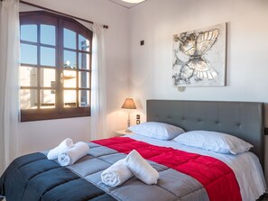 Apartment, 3 Bedrooms, Sea View