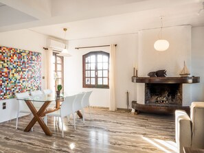 Apartment, 3 Bedrooms, Sea View | Living area