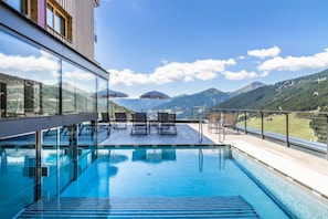 Indoor pool, outdoor pool - Boutique Hotel Kircher (Sarentino)