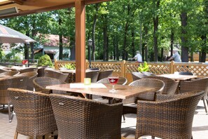 Lunch and dinner served, local cuisine - Hotel und Gasthaus zum Eichenkranz (Luckenwalde)
