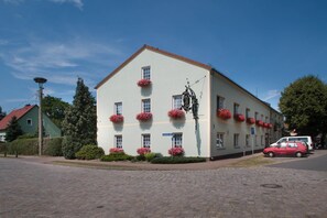Exterior - Hotel und Gasthaus zum Eichenkranz (Luckenwalde)