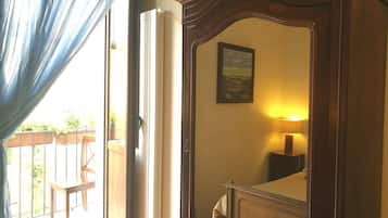 Apartment, 2 Bedrooms, Balcony | Room amenity