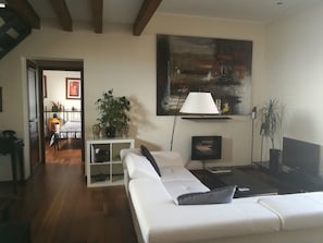 Panoraamakattohuoneisto, terassi (Attic) | Oleskelualue | Taulutelevisio