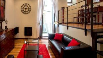 Apartment, 2 Schlafzimmer, Balkon | Wohnbereich