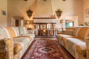 Villa, Multiple Bedrooms | Living area - Verdidea - VILLA RONCOSI (Monsummano Terme)