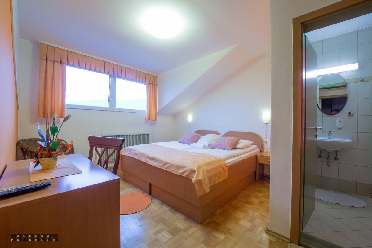 Cots/infant beds, free WiFi, bed sheets