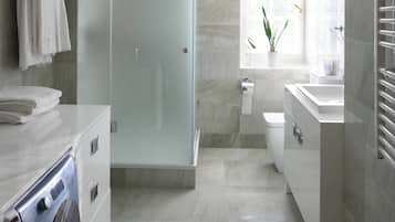 Apartamento Deluxe, no fumadores | Baño | Toallas