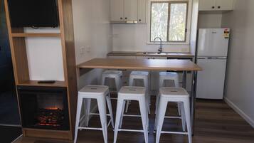 2 Bedroom Upgraded Chalet | Dapur peribadi