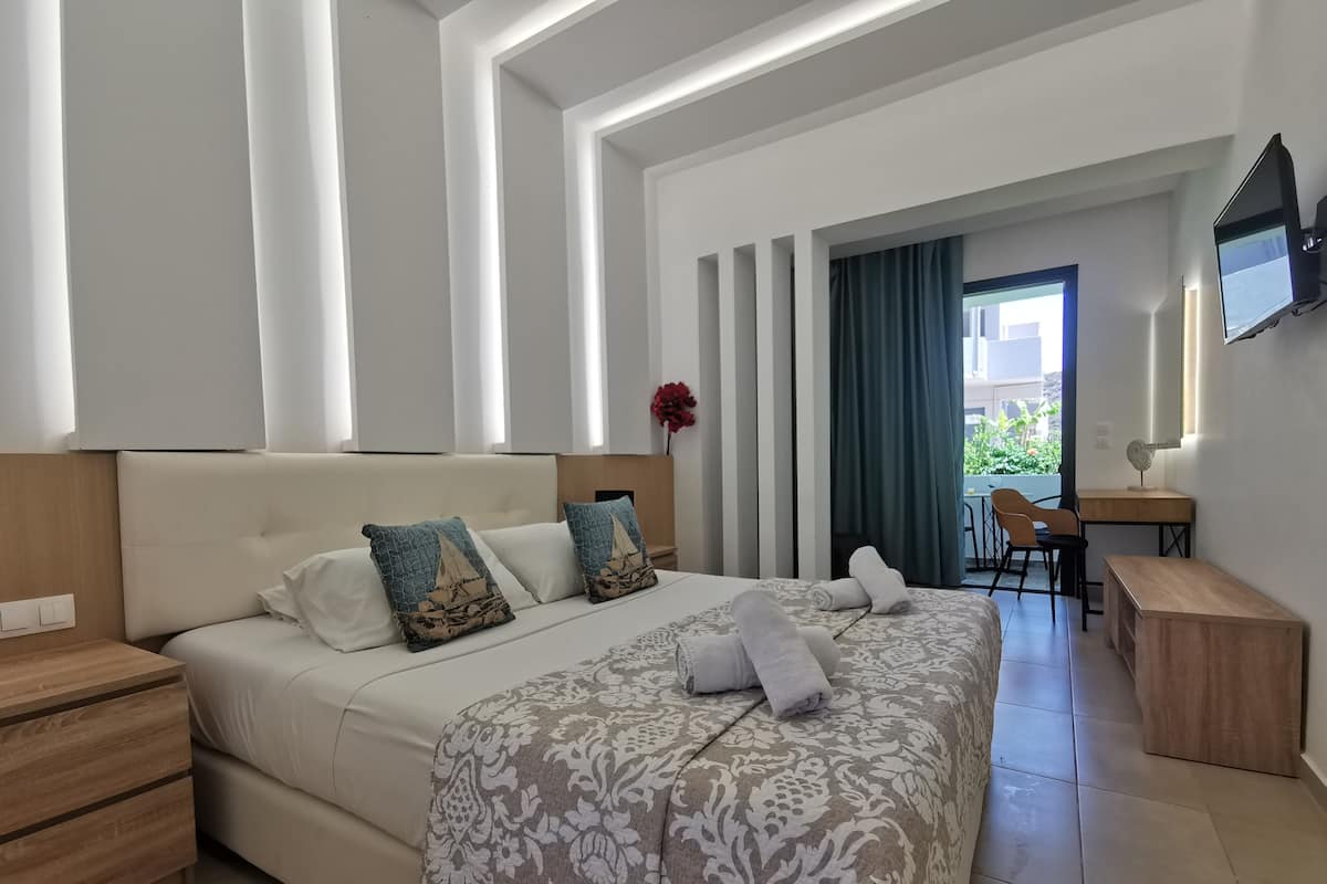 Comfort Studio, 1 Bedroom, Garden View | Meja, langsir/tirai gelap terus, kalis bunyi, Wi-fi percuma