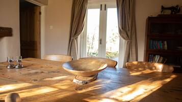 Three Bedroom Cottage | Private kitchen | Electric kettle