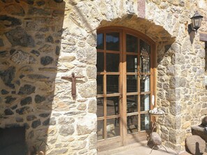 Exterior detail - Mas la Cabanya de Beget (Camprodon)