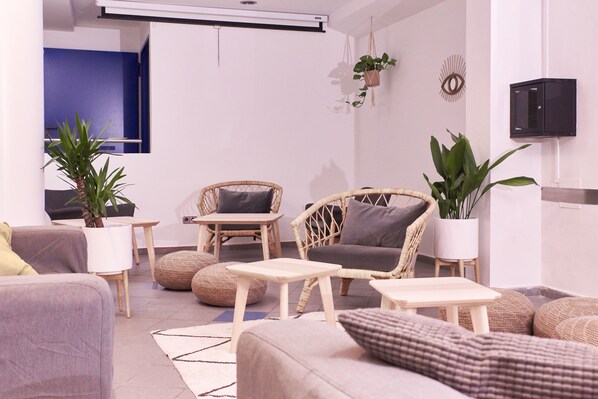 Lobby sitting area - Hotel Caribe Youth Hotel (Lloret de Mar)