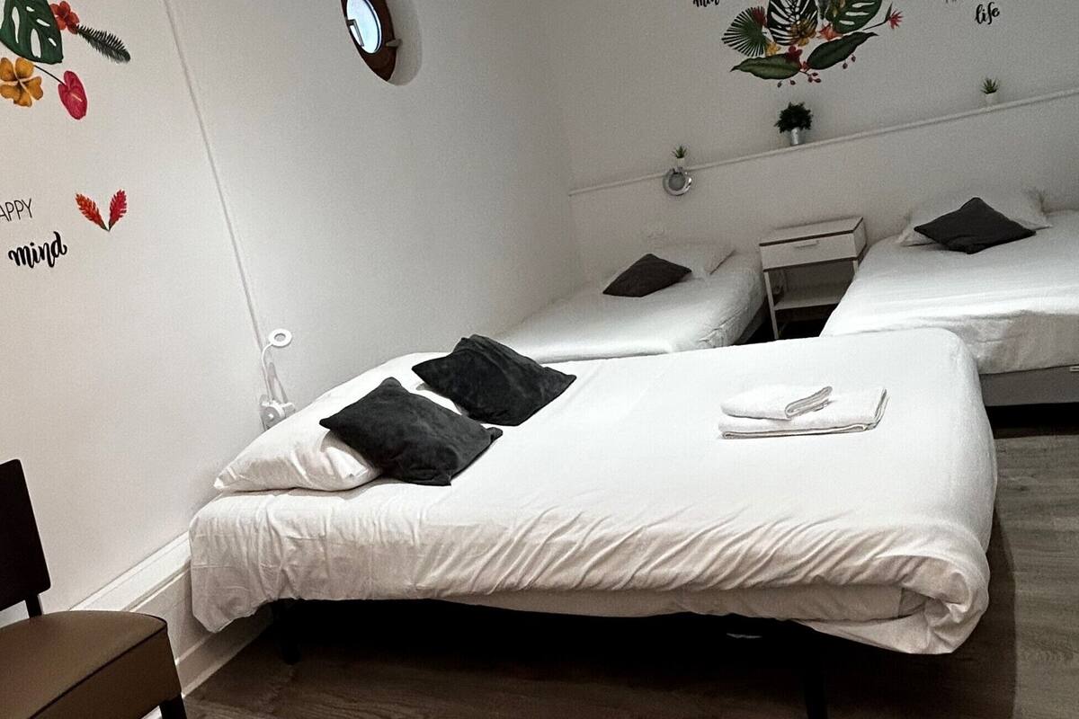 Comfort Triple Room, Multiple Beds | Individually decorated, individually furnished, blackout curtains