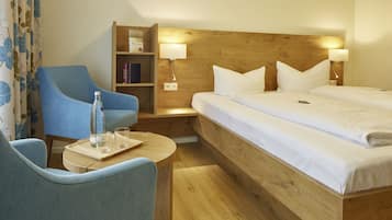 Comfort Double or Twin Room | 1 bedroom, hypo-allergenic bedding, individually furnished, desk