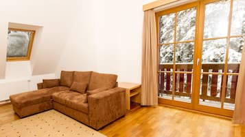 Apartment, 1 Bedroom | Living area