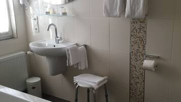 Doppelzimmer | Komfortbadewanne