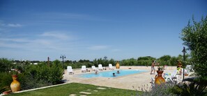 Piscine extérieure (ouverte en saison)