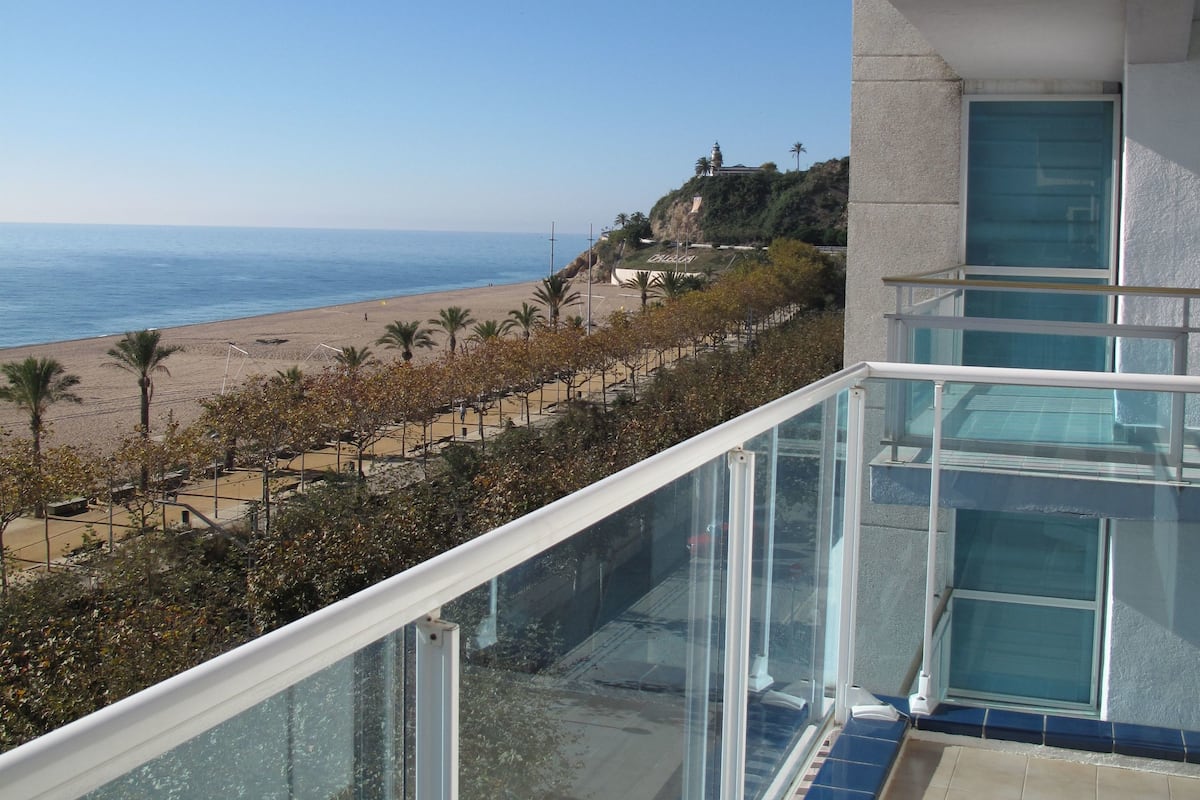Habitación básica con 1 cama doble o 2 individuales | Vistas del balcón