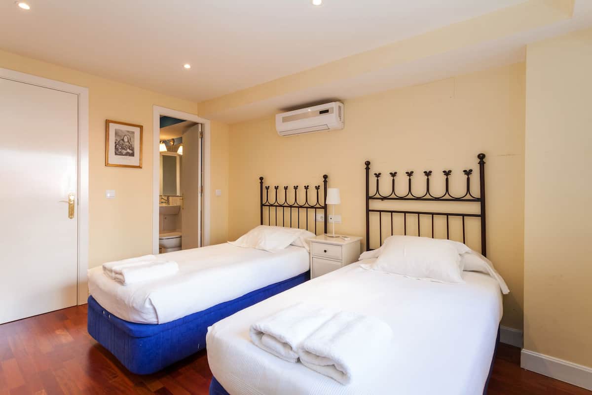 Chambres insonorisées, fer et planche à repasser, lits bébé (gratuits)