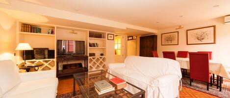 Apartment, 3 Bedrooms (La Gran Casa de Moratín) | Living area | Plasma TV