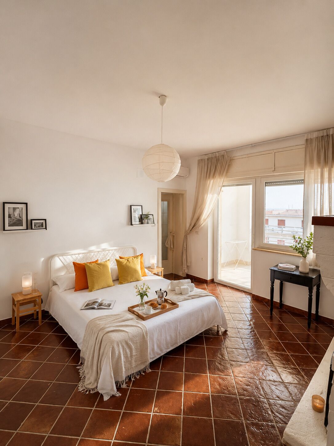 Deluxe kamer, 1 slaapkamer, privébadkamer, in toren | Een minibar, een bureau, een laptopwerkplek, een strijkplank/strijkijzer