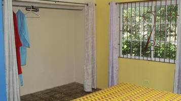 Individually furnished, iron/ironing board, rollaway beds, free WiFi