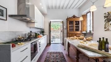 Biệt thự, 5 phòng ngủ | Bếp riêng | Tủ lạnh, lò vi sóng, lò nướng, bếp nấu