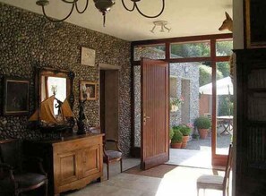 Nội thất lối vào