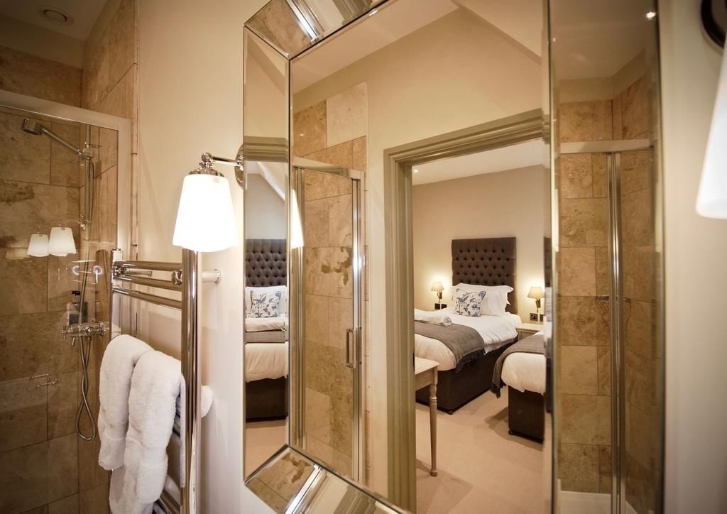 Deluxe Twin Room (Maple-Velux Window)) | Hypo-allergenic bedding, individually decorated, individually furnished